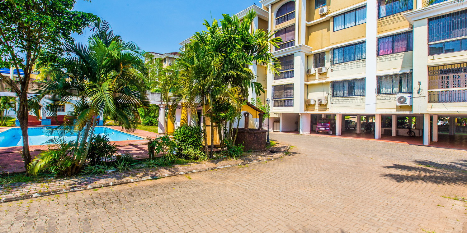 Pool view apartment