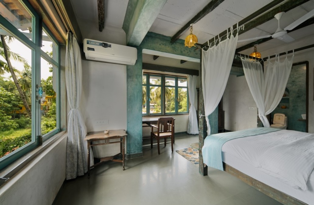 Siolim Waterfront Villa
