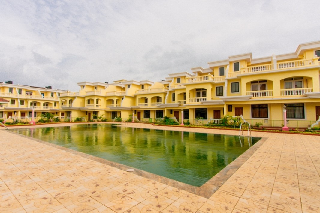 Fully furnished flat with pool