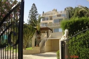 Luxury 7-Bedroom Villa for sale in Agios Tychonas Area