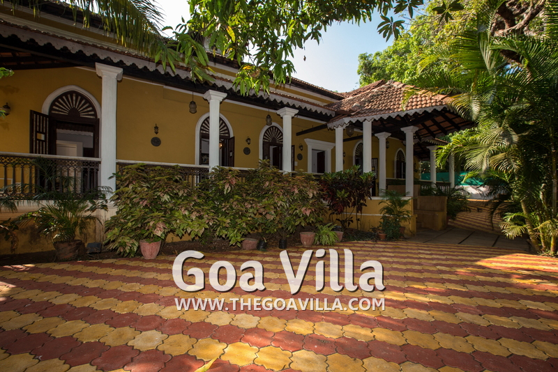 La Roca Village