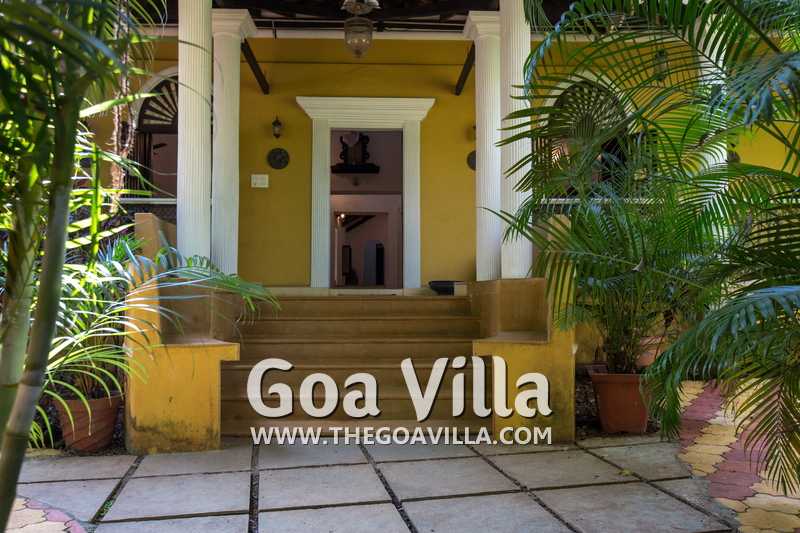 La Roca Village