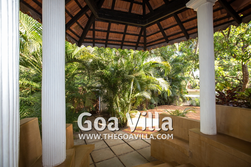 La Roca Village