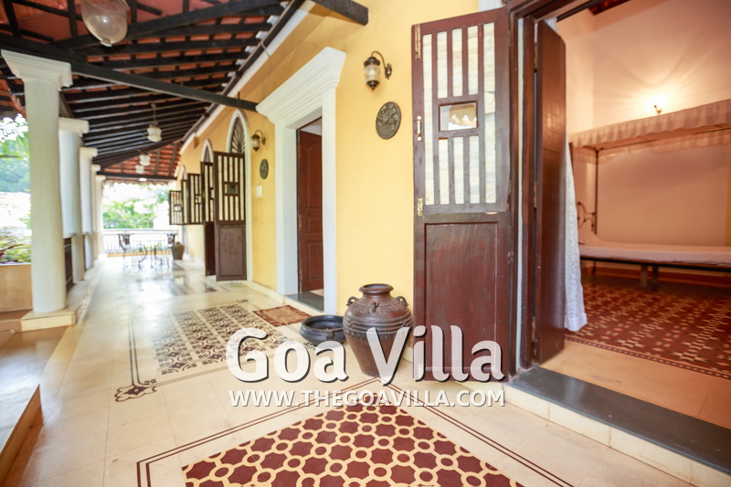 La Roca Village