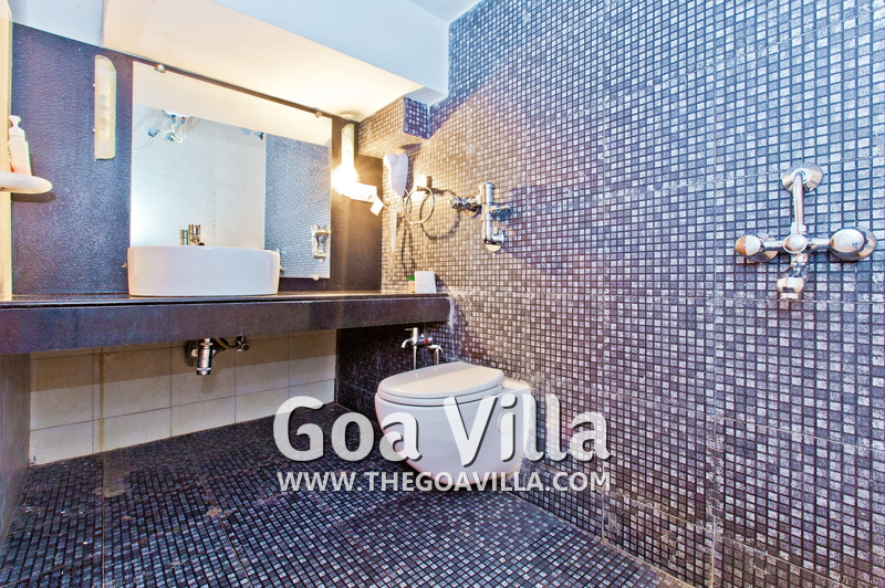 Donatella Villa