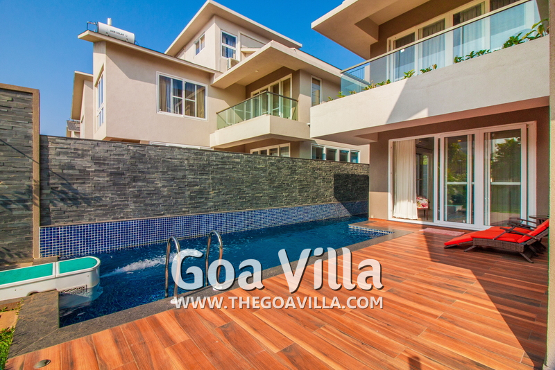 Molly  Villa