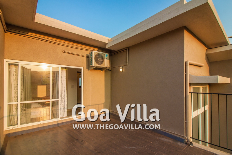 Polly Villa