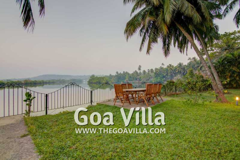 Villa Waterfront