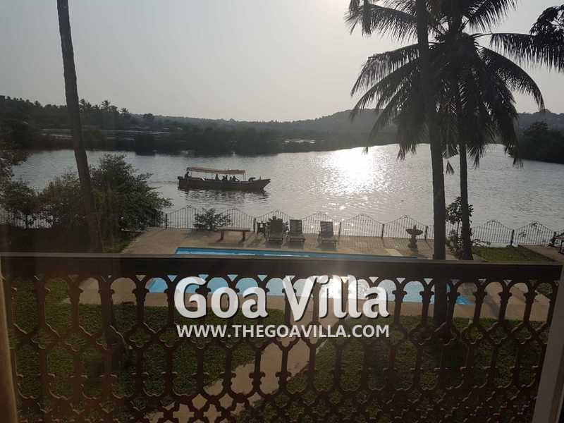 Villa Waterfront